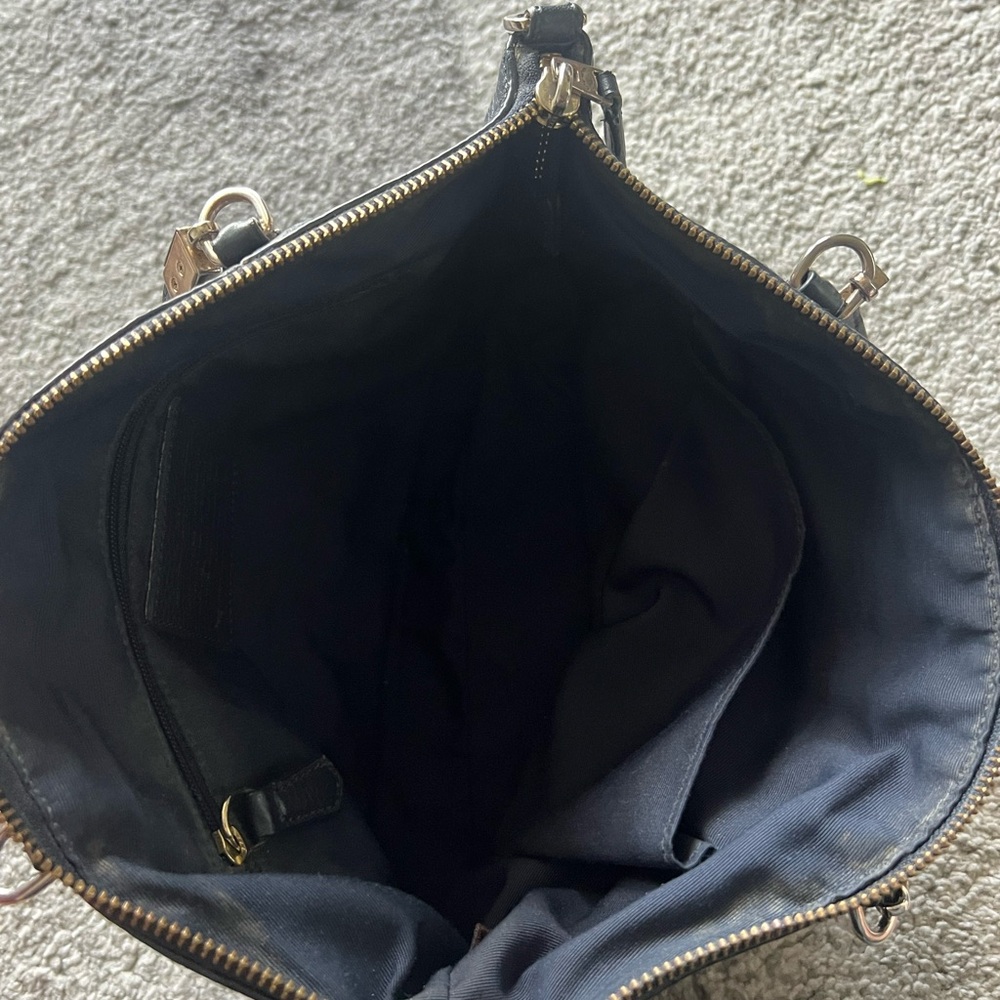Coach Black Pebbled Leather Shoulder Bag with Gold Hardware - Picture 5 of 6